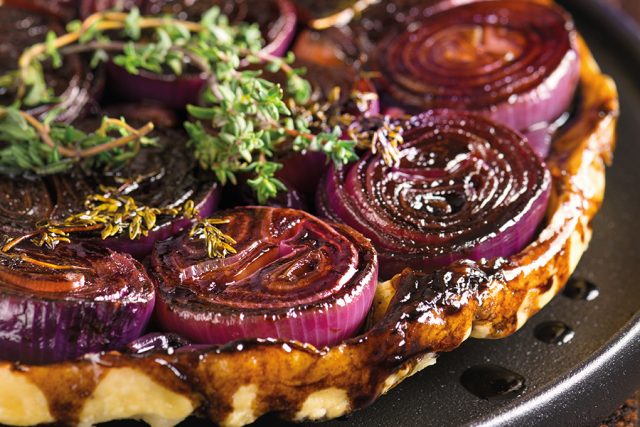 Tarte Tatin oignons et fromage de chèvre