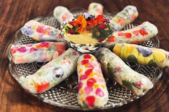 Rouleaux de printemps en fleurs