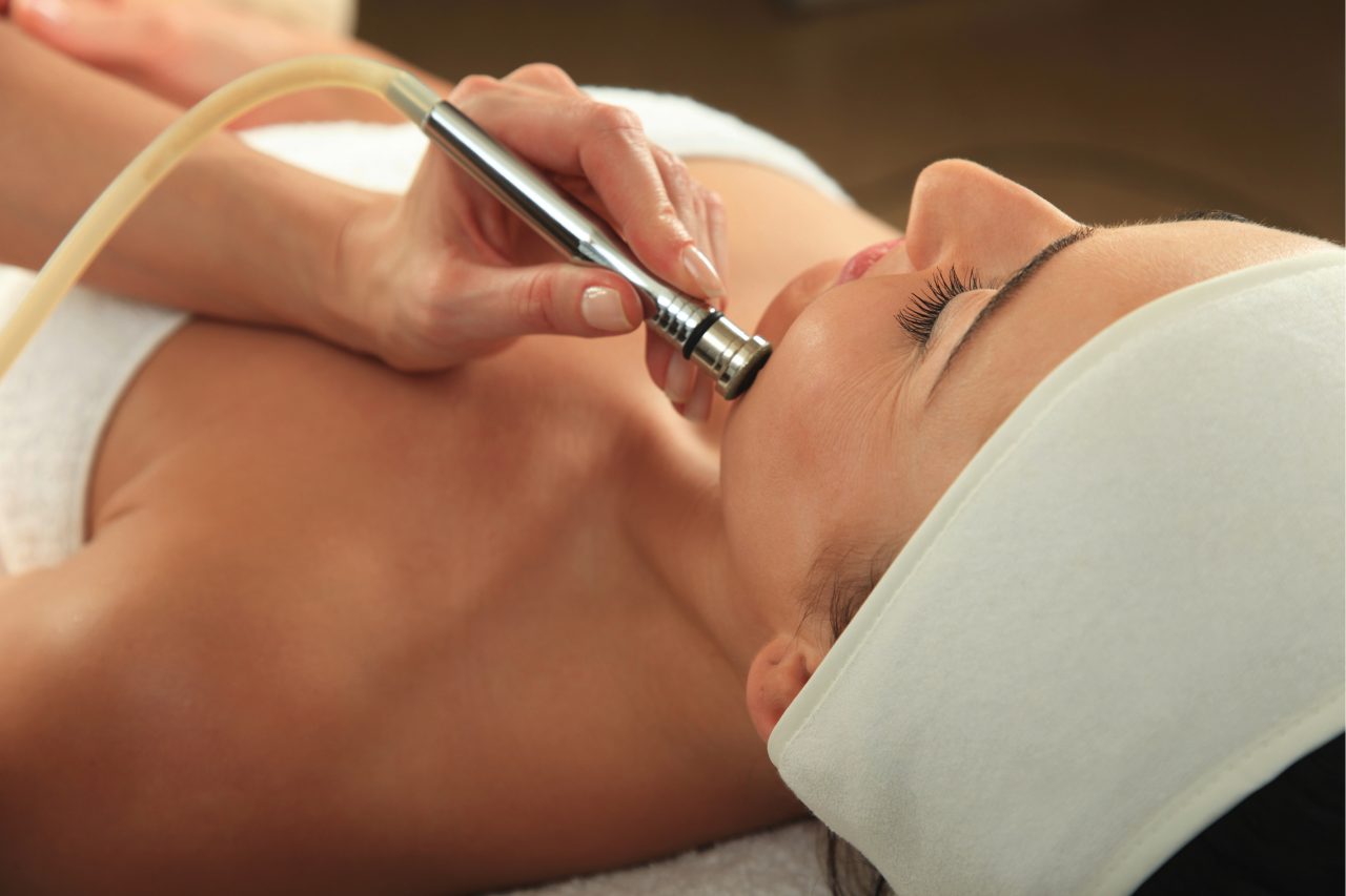 Faire peau neuve avec la microdermabrasion