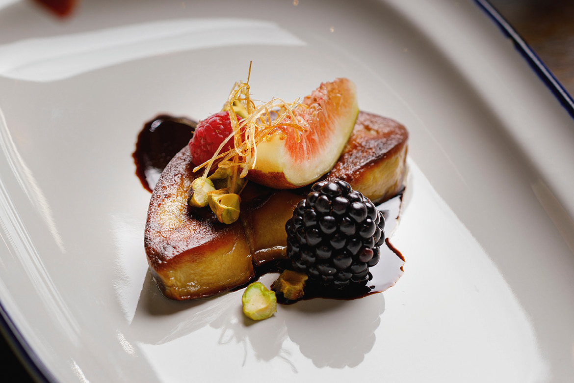 Foie gras poêlé aux fruits rouges