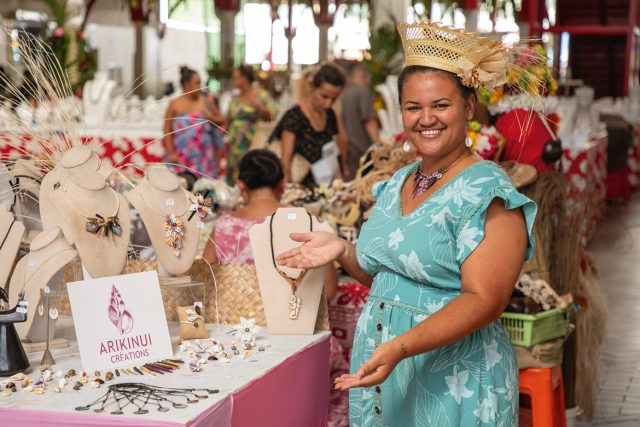 Arikinui Créations,  la transformation des coquillages en bijoux